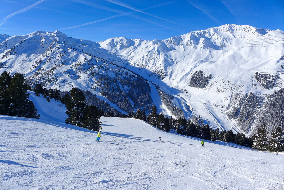 Skifahren im tief verschneiten Zillertal in 3 tollen Skigebieten